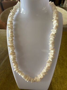 Vintage Cream Puka Shell Chip Necklace - Women Jewelry